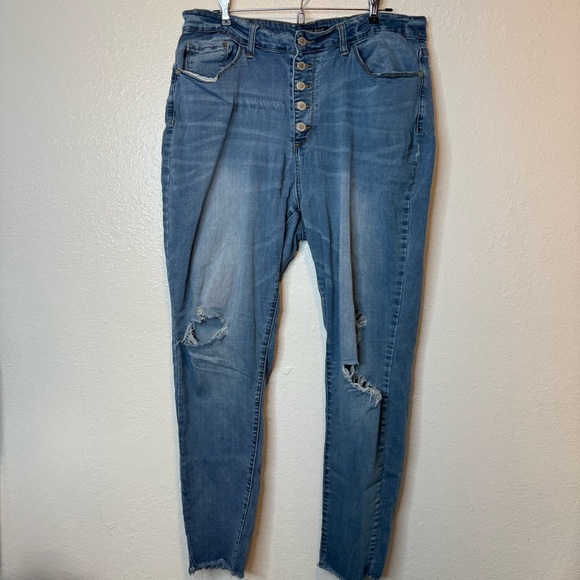 Judy Blue 5 Button Distressed Skinny Blue Jeans Size 18W - Picture 1 of 13